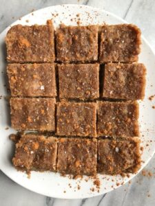 Cinnamon Roll Tahini Freezer Fudge