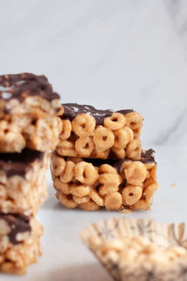 Healthy Cereal Bars with Chocolate