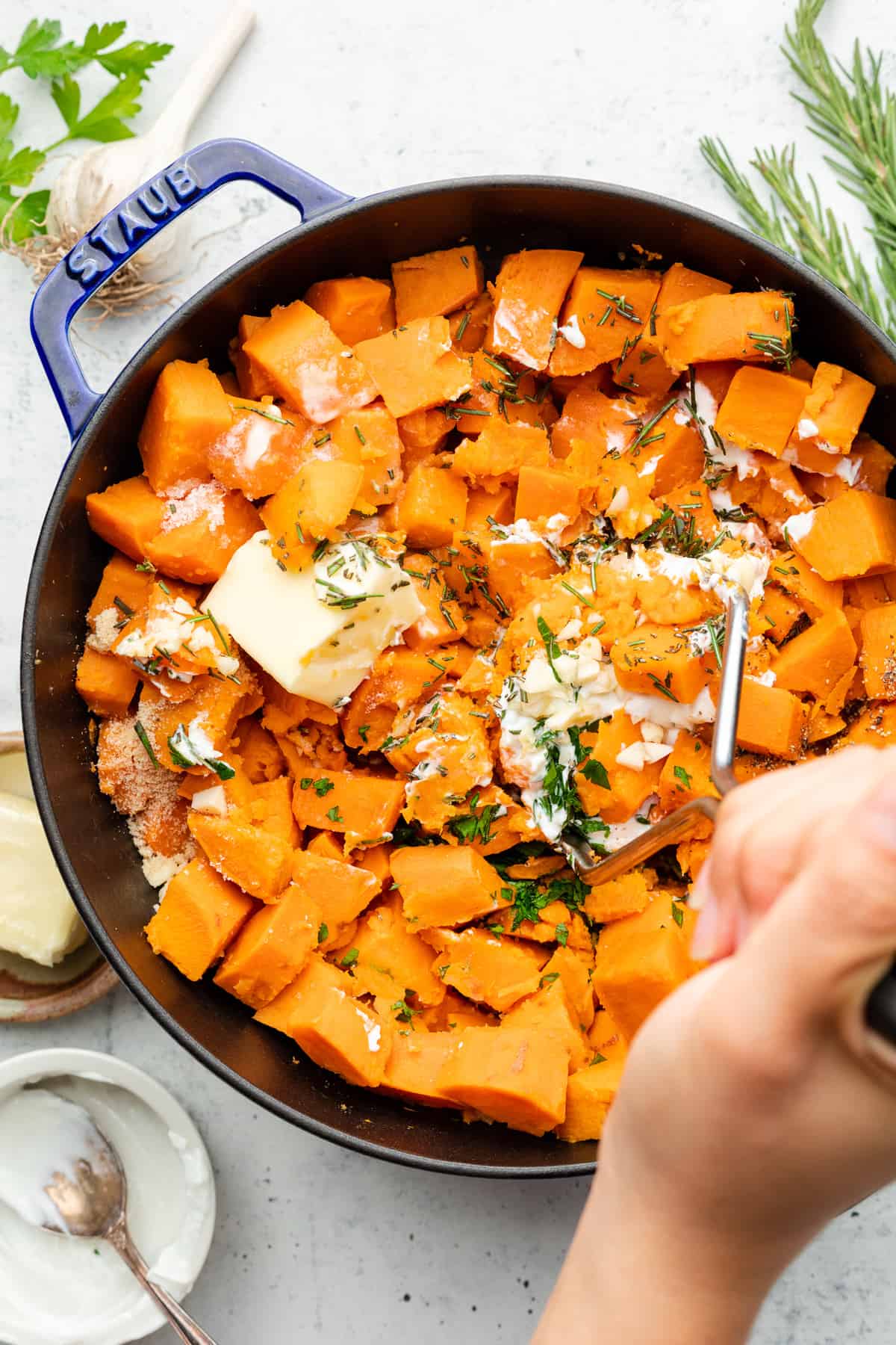 making garlic sweet potatoes