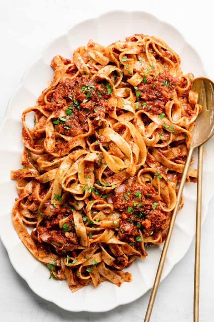 bolognese sauce with pasta