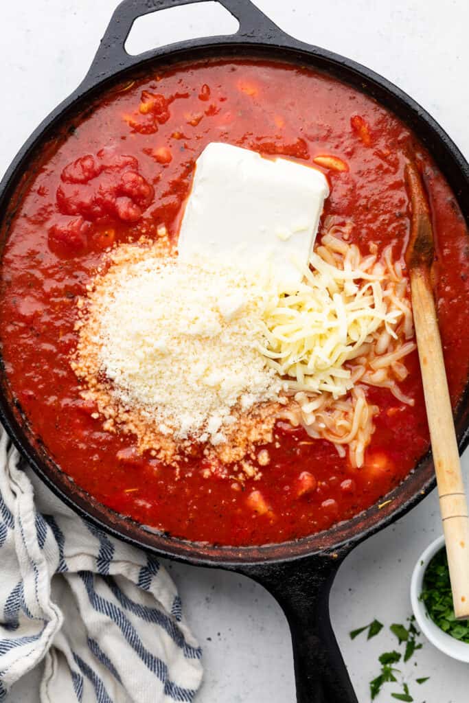 red sauce with cheese and cream cheese