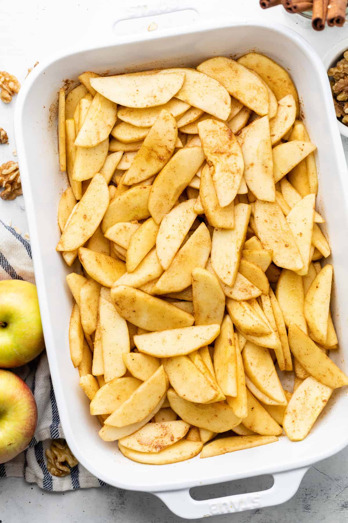 apples in a dish
