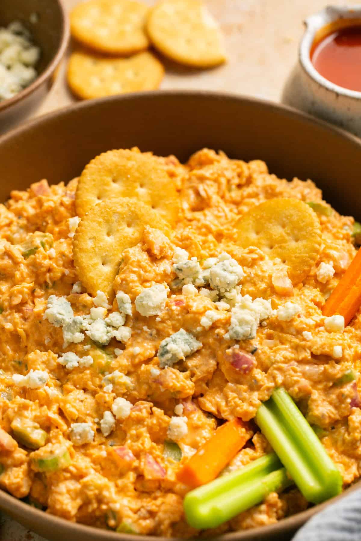 buffalo chicken salad with crackers
