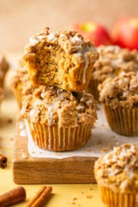 Apple Crumble Oatmeal Muffins